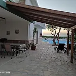 فيلة Max